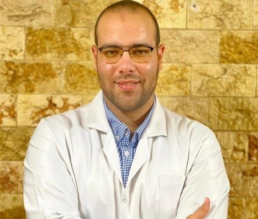 أخصائي علاج طبيعي في أقسام العظام والأعصاب في عيادة فياض معالج يدوي للعمود الفقري معتمد (تقنية الرازي) من قبل رئيس فيزيائي معتمد من قبل برايم فيزيو في إعادة التأهيل العصبيin pediatrics department at fayad clinic